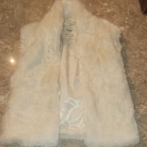 Abercrombie & Fitch Cream Faux Fur Vest